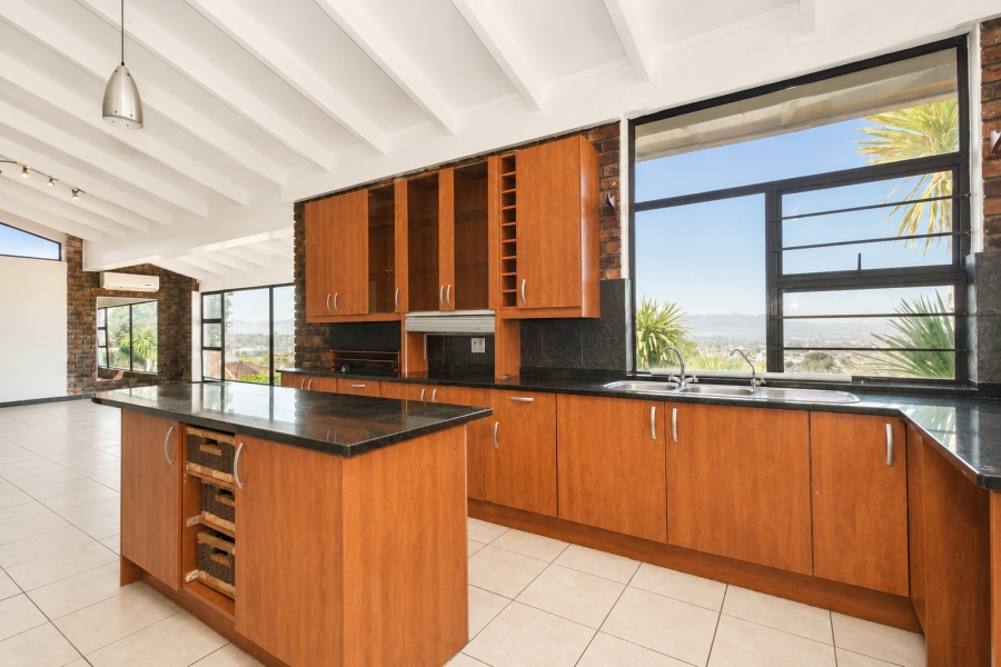 4 Bedroom Property for Sale in Selbourne Western Cape